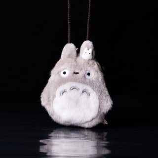 Totoro-kukkaro nyörillä