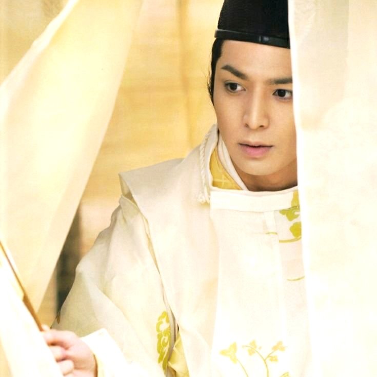 Miika Pölkki: Tyynynaluskirja