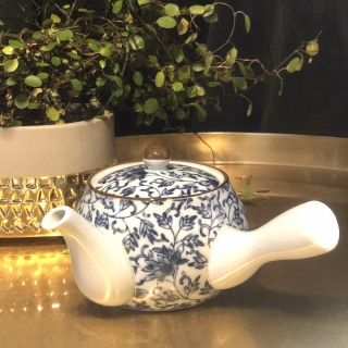 Japanilaistyylinen teepannu sinivalkoinen