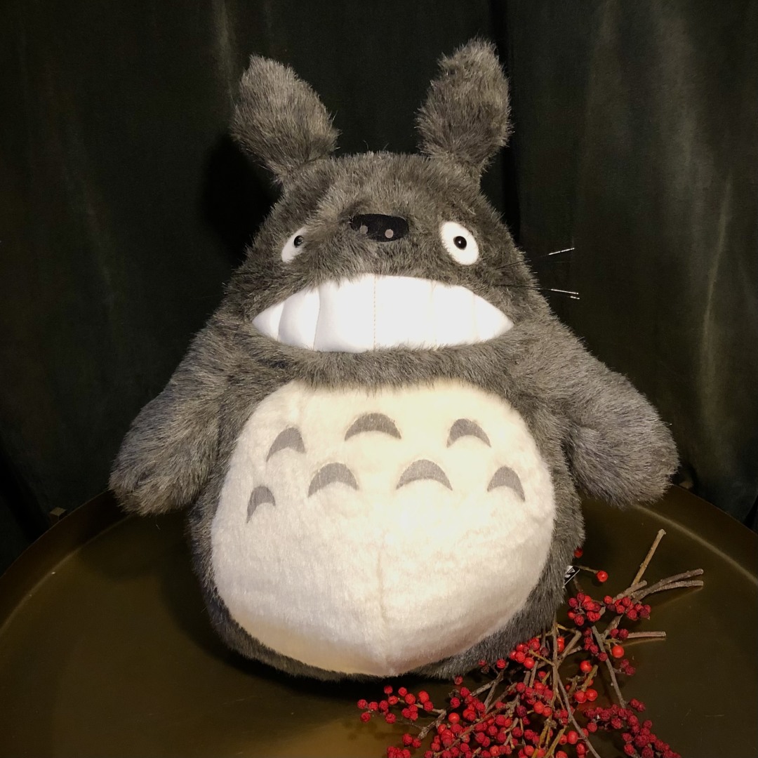 Valtava virnistävä Totoro 38 cm