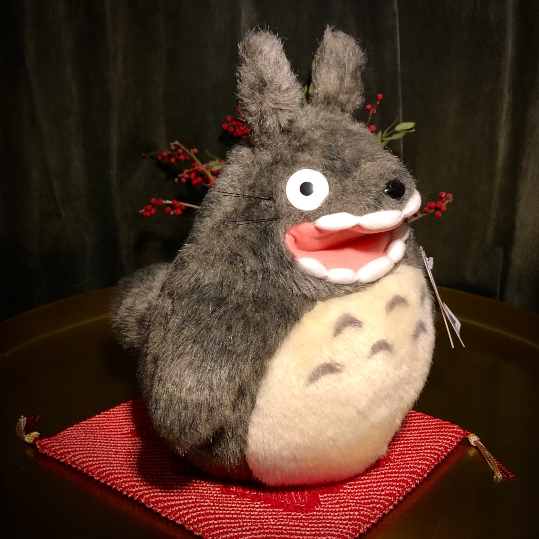 Iso naurava Totoro 28 cm