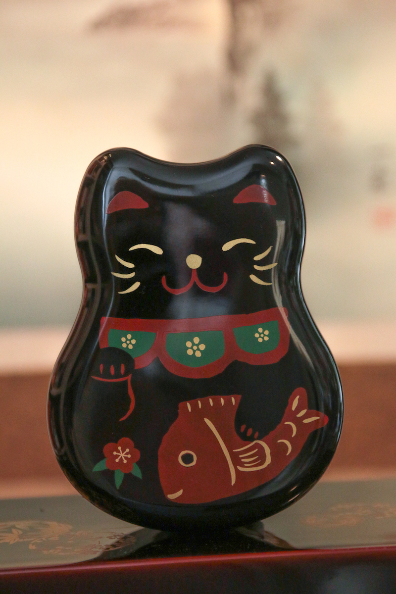 Musta manekineko eväsrasia - Image 2