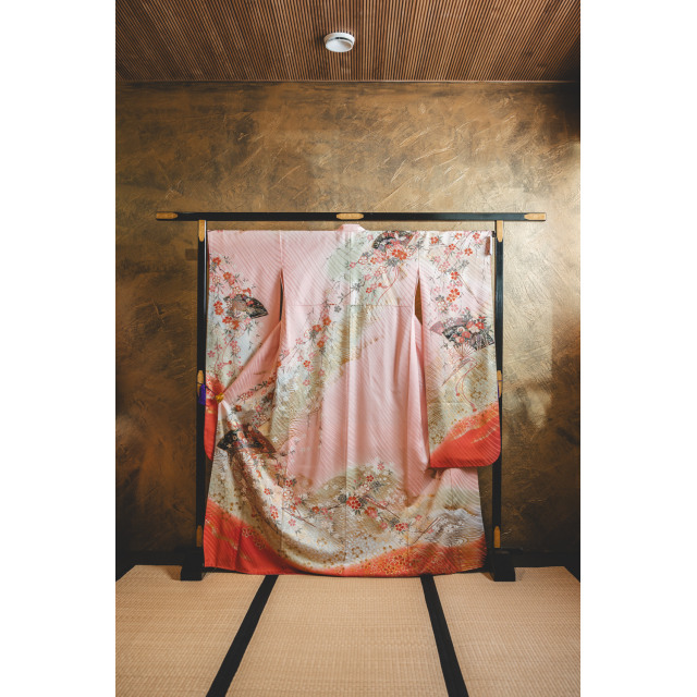 Vaaleanpunainen furisode kirsikankukilla #542