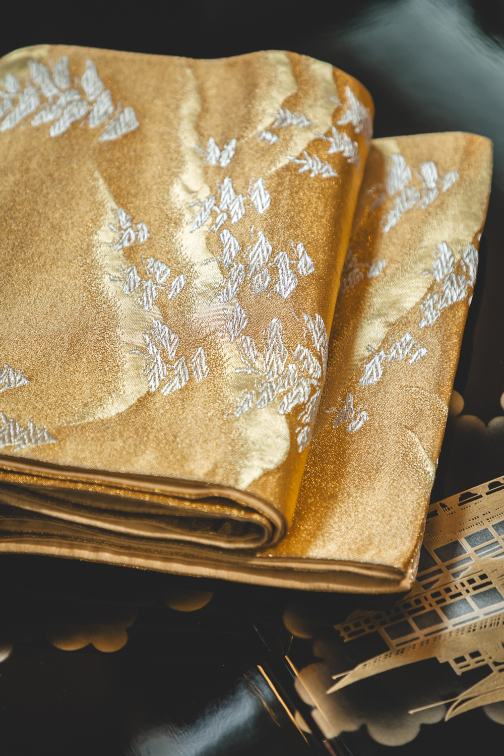 Kultainen fukuro-obi hopeisilla puilla #607