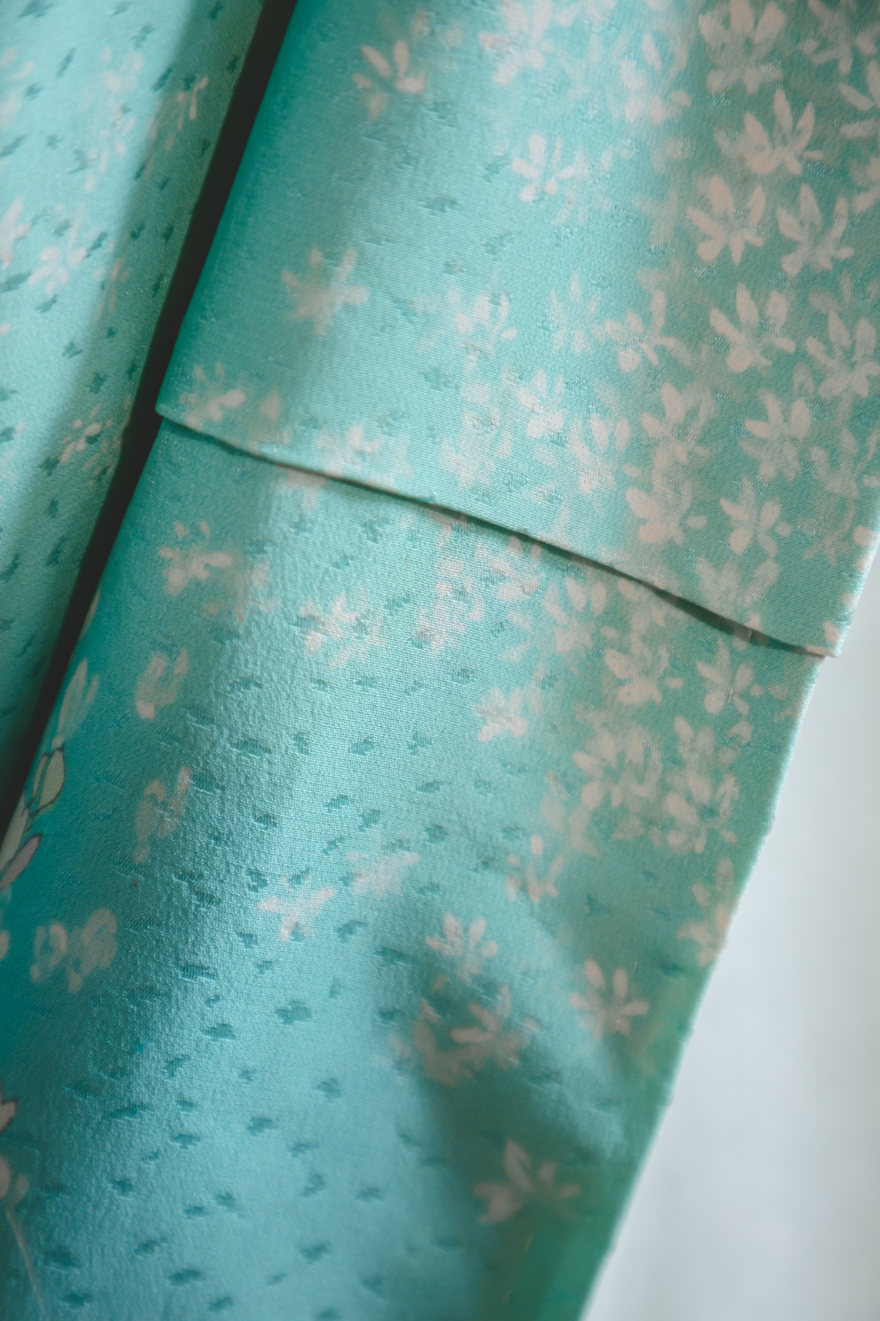 Vaaleansininen komon pienillä valkoisilla kukilla #537 - Image 7