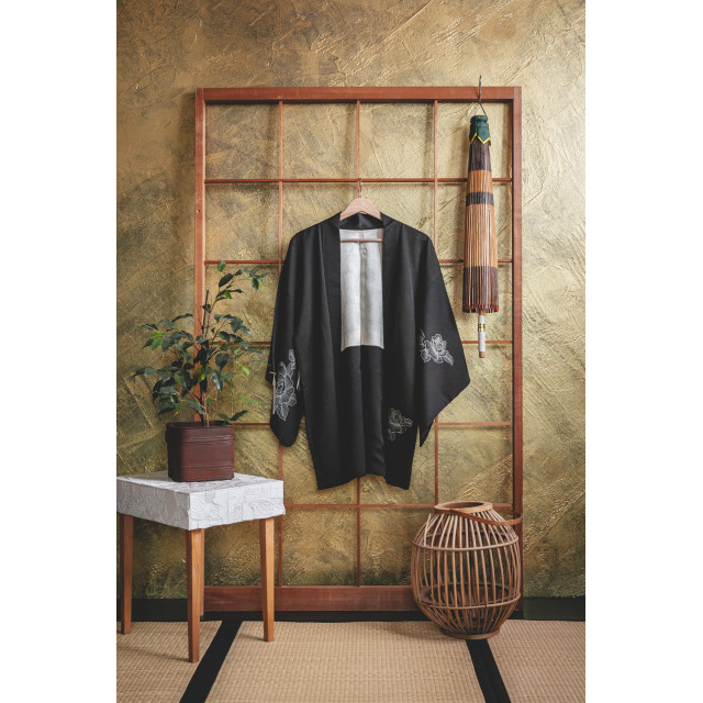 Musta haori ruusukuviolla #189