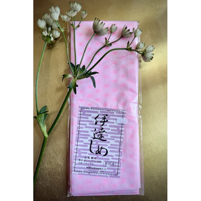 Datejime hampunlehtikuviolla