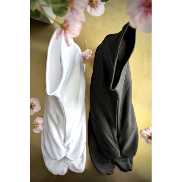 Joustavat tabi-sukat