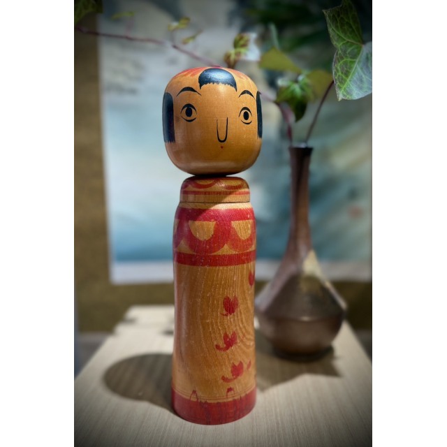 Hölmistynyt kokeshi #810