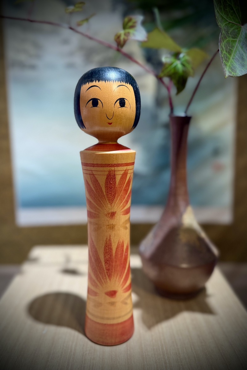 Polkkatukkainen kokeshi #808