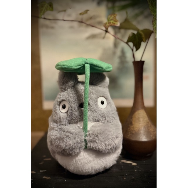 Keskikokoinen Oototoro lehdellä 20 cm