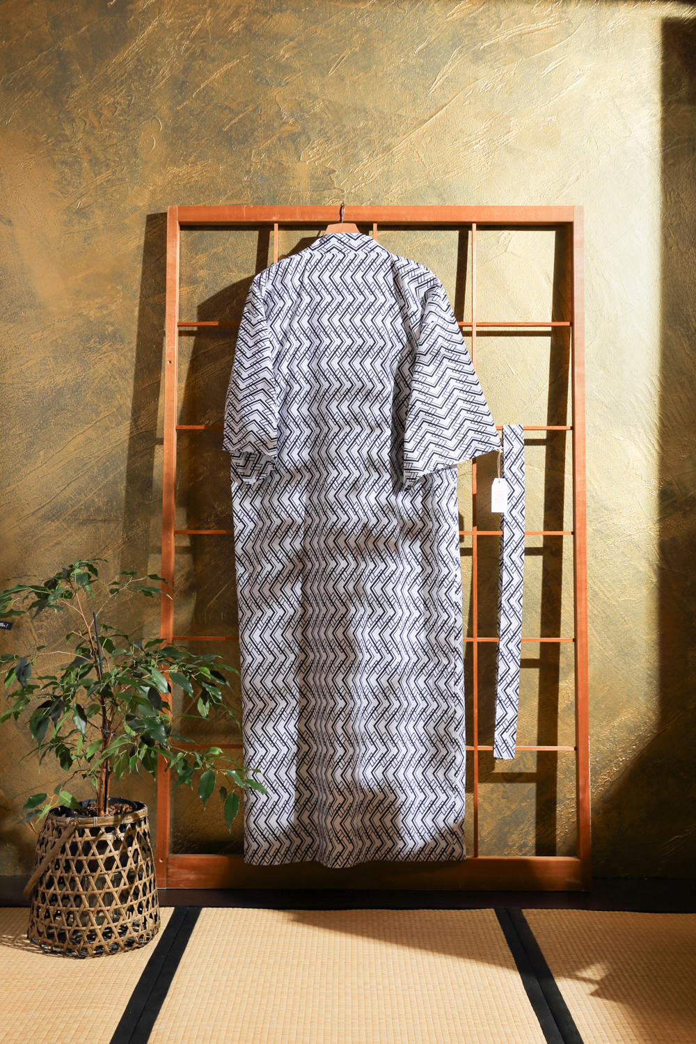 Mustavalkoinen nemaki geometrisellä kuviolla "siksak" #572 - Image 2