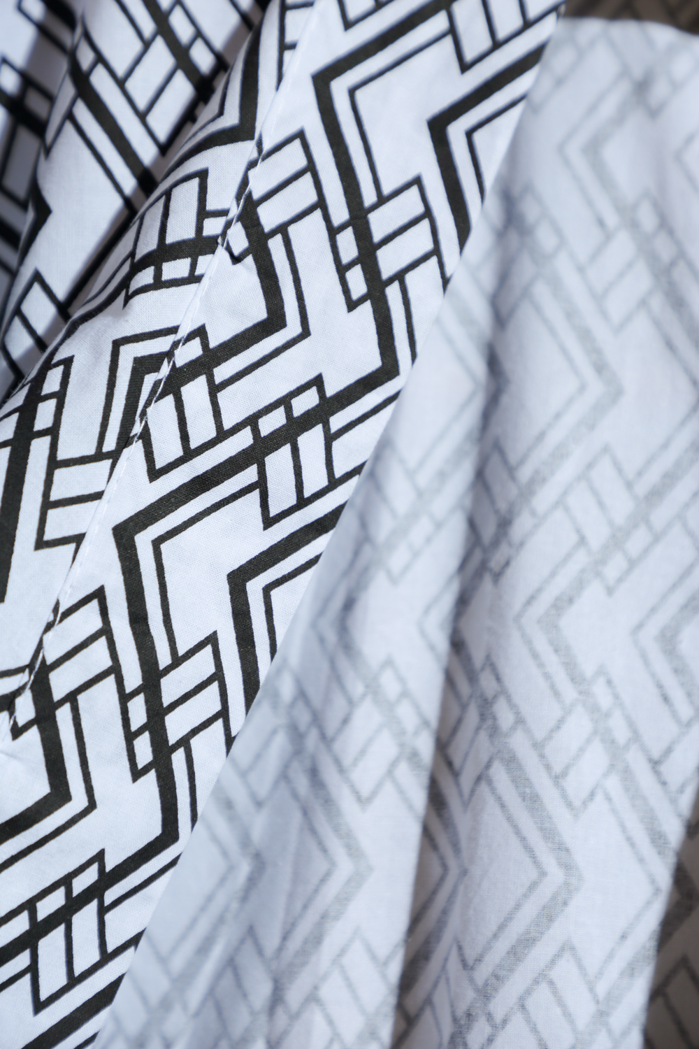 Mustavalkoinen nemaki geometrisellä kuviolla "siksak" #572 - Image 3