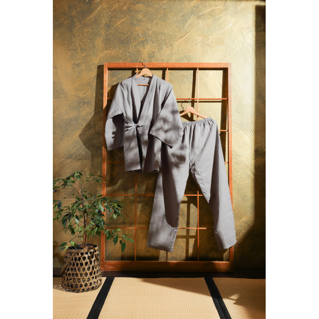 Vaaleanharmaa samue-asu #576