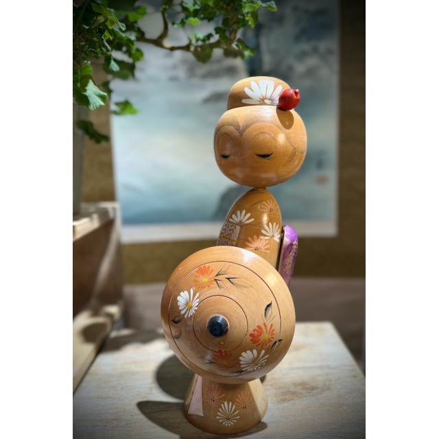 Tanssiva kokeshi #822