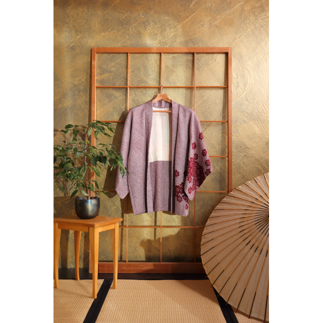 Viininpunainen solmuvärjätty haori vaahteranlehdillä #222