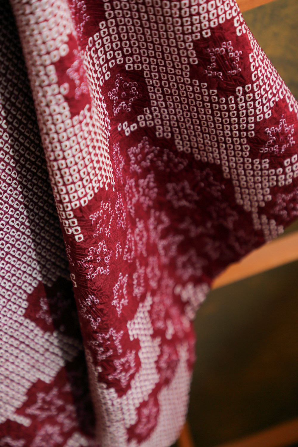 Viininpunainen solmuvärjätty haori vaahteranlehdillä #222 - Image 5