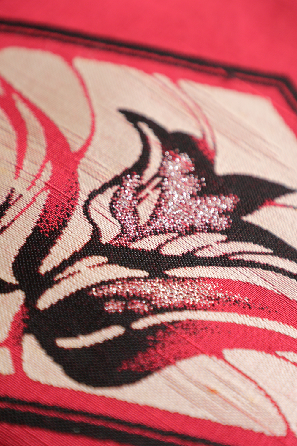 Karmiininpunainen nagoya obi kukkakuviolla #621 - Image 2