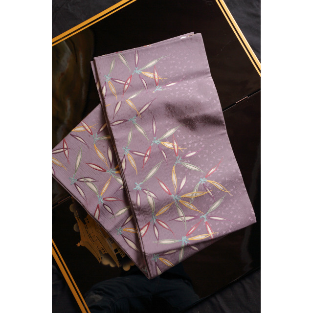 Violetti fukuro obi abstrakteilla kukilla #613