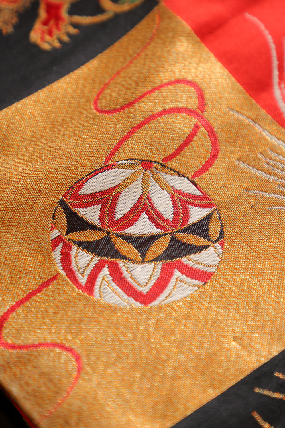 Puna-musta nagoya obi leikkivillä koiraleijonilla #626 - Image 5