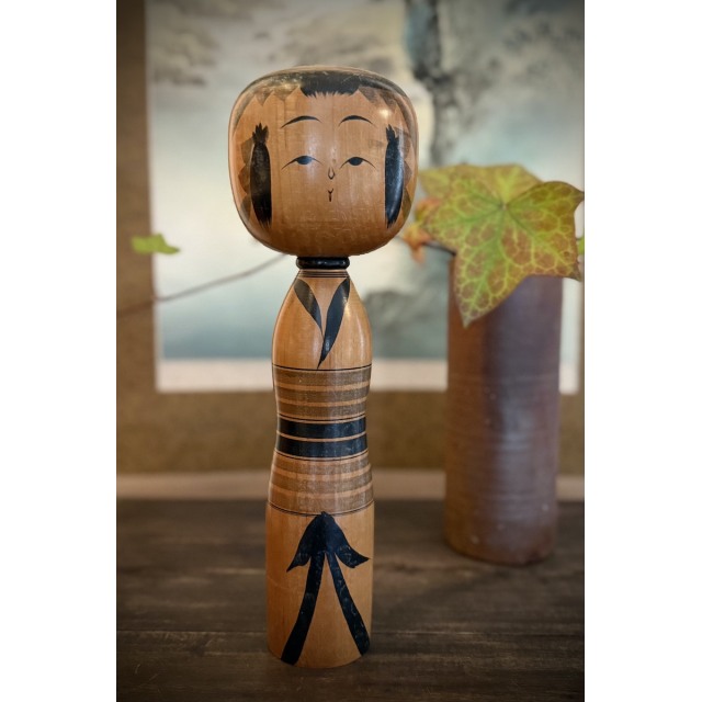 Yksivärinen kokeshi #830