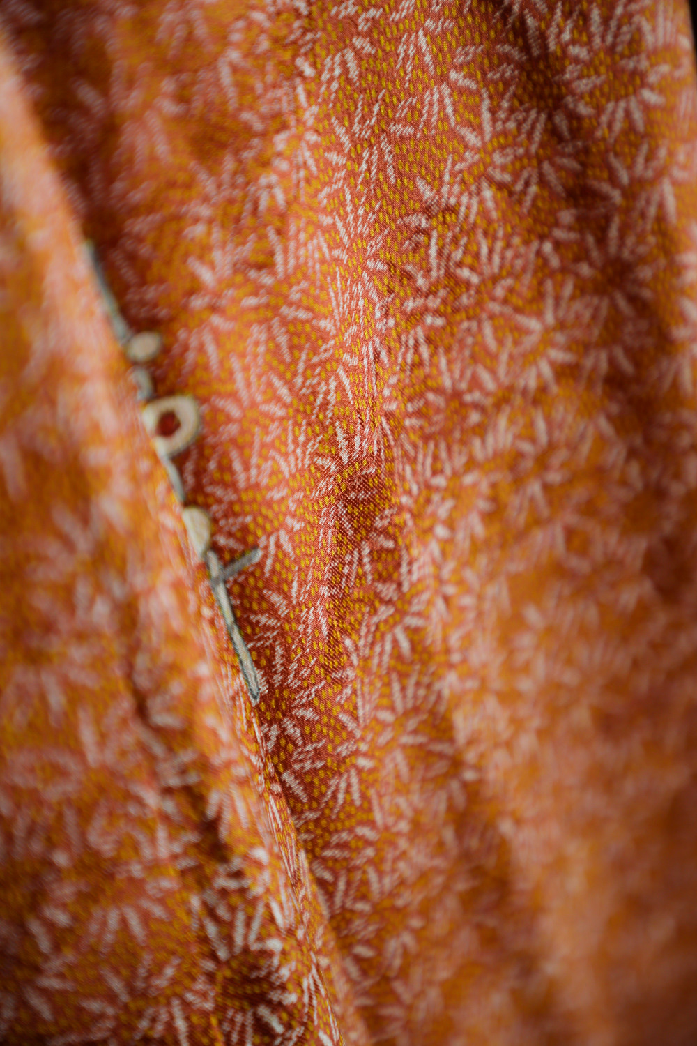 Punaruskea komon-kimono ruohokuviolla #513 - Image 5