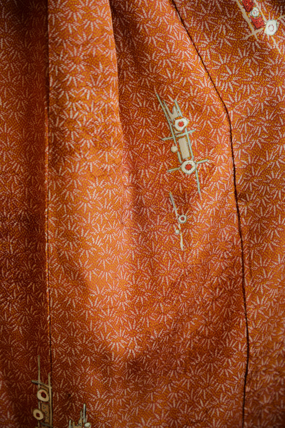 Punaruskea komon-kimono ruohokuviolla #513 - Image 3