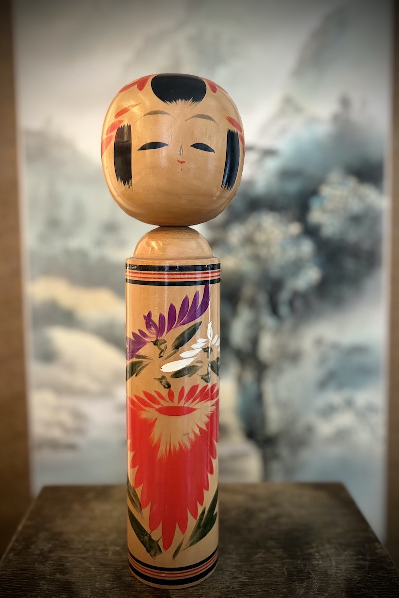 Värikäs kokeshi #841