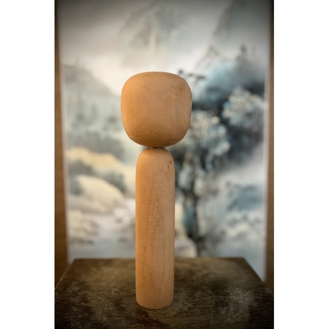 Kasvoton kokeshi #840
