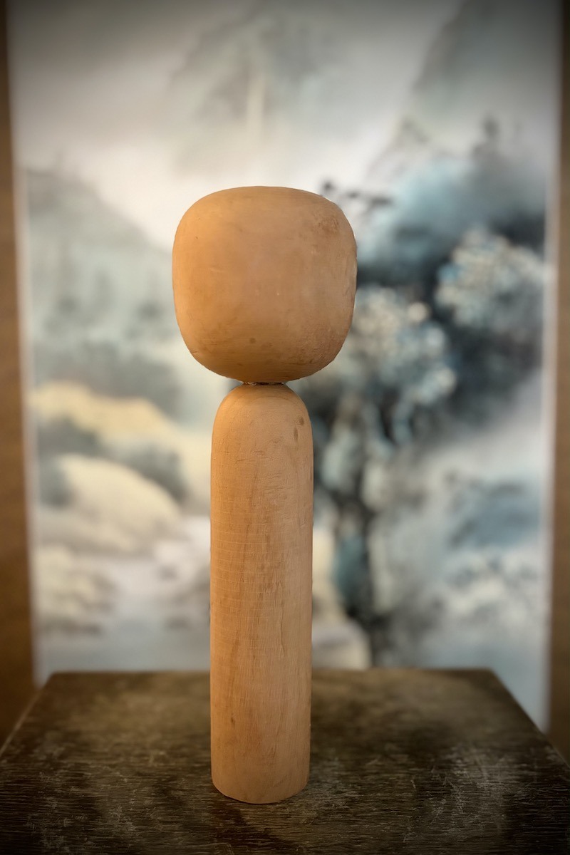 Kasvoton kokeshi #840